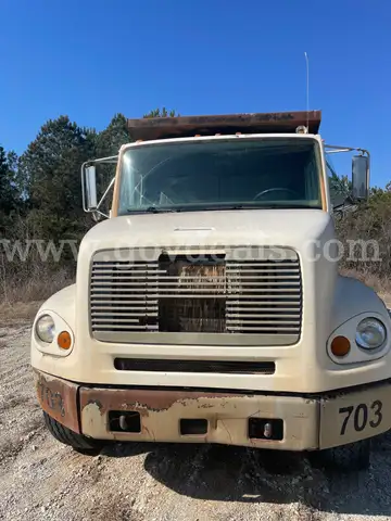 2001 Freightliner FL112