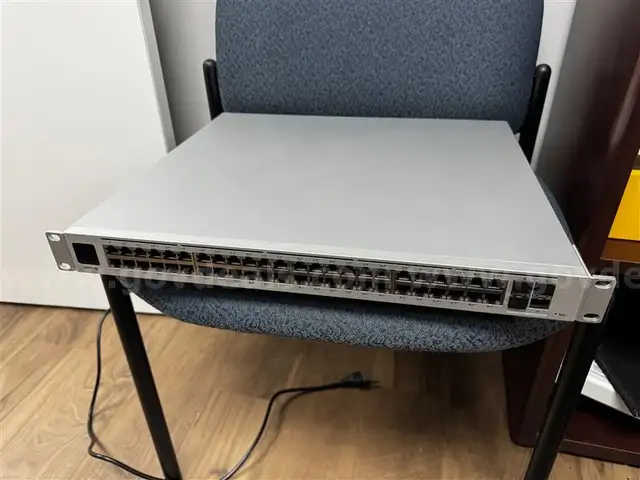 UBIQUITI SWITCH