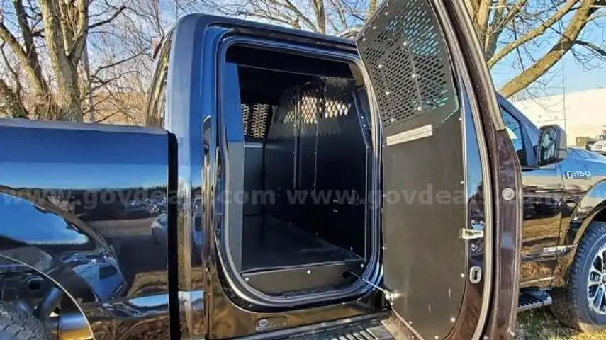 Standard K9 Transport System For 2017-2025 Ford F-Series &#x2013; Black