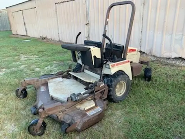 2015 GRASSHOPPER ZERO TURN MOWER