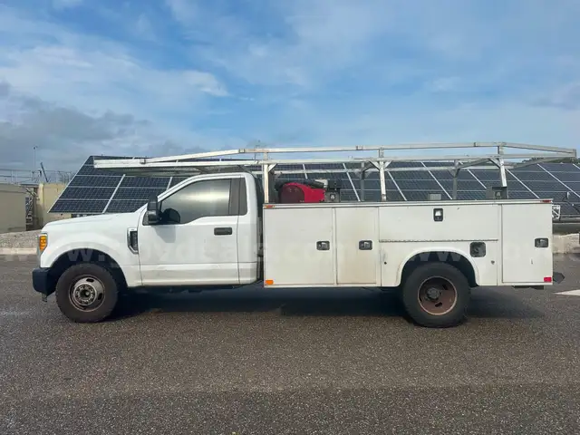 2017 Ford F-350 SD XL DRW 2WD