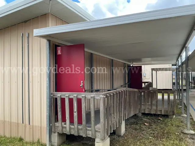 PORTABLE BUILDING - Approximately dimensions of 15’ x 35’