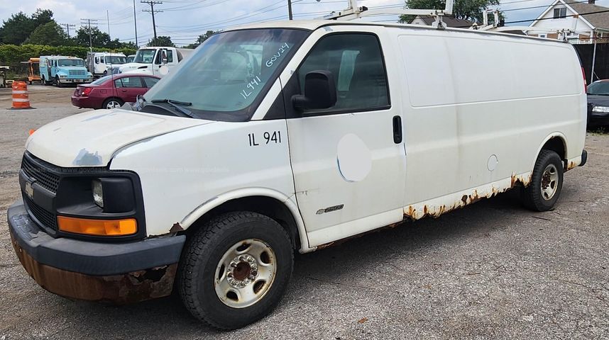 2004 Chevy 2500 Cargo Van | GovDeals