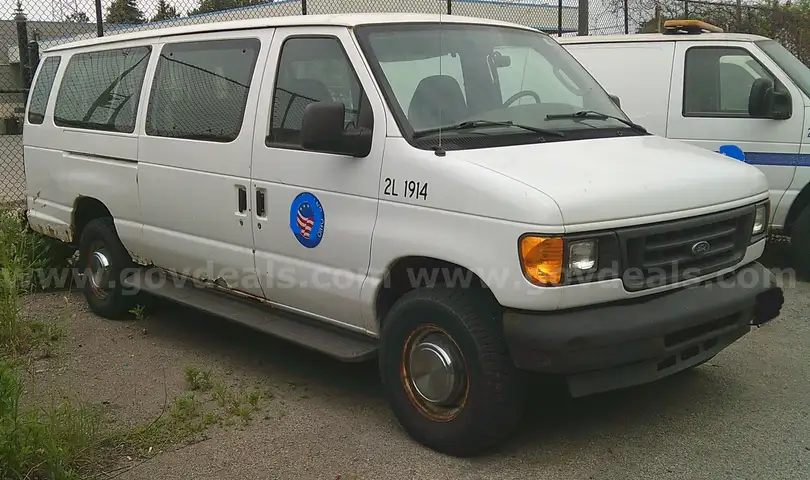 2004 Ford E-350 Passenger Van