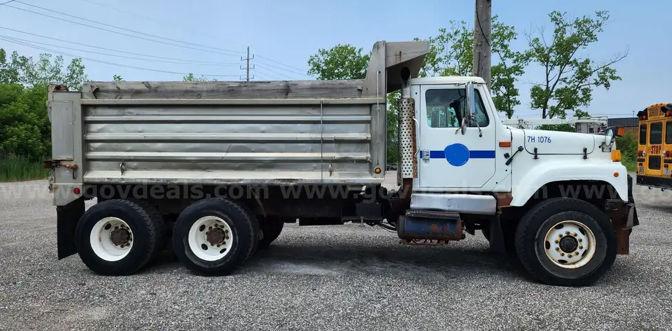 2002 International 2554 Dump Truck