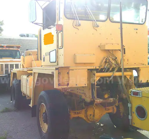 1989 OSHKOSH Snow Plow Truck