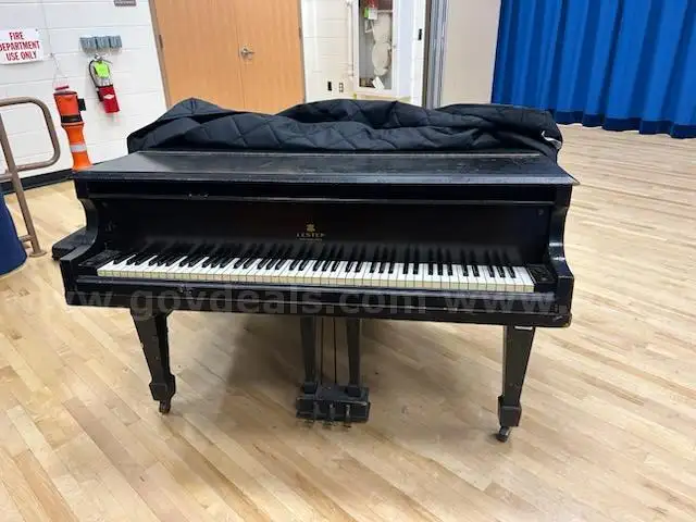 Lester Piano Co. Piano
