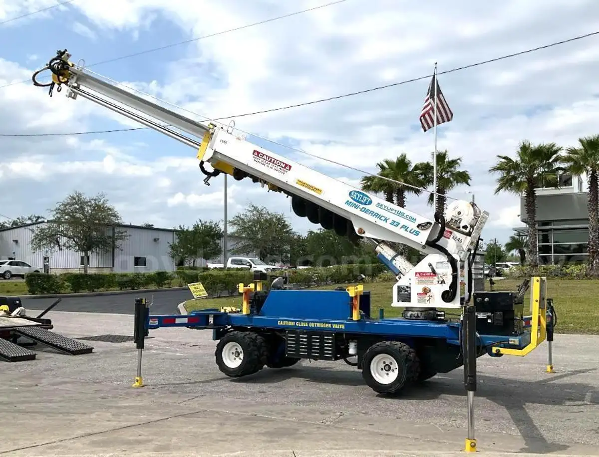 SKYLIFT MINI DERRICK 33 PLUS WITH TRAILER | AllSurplus