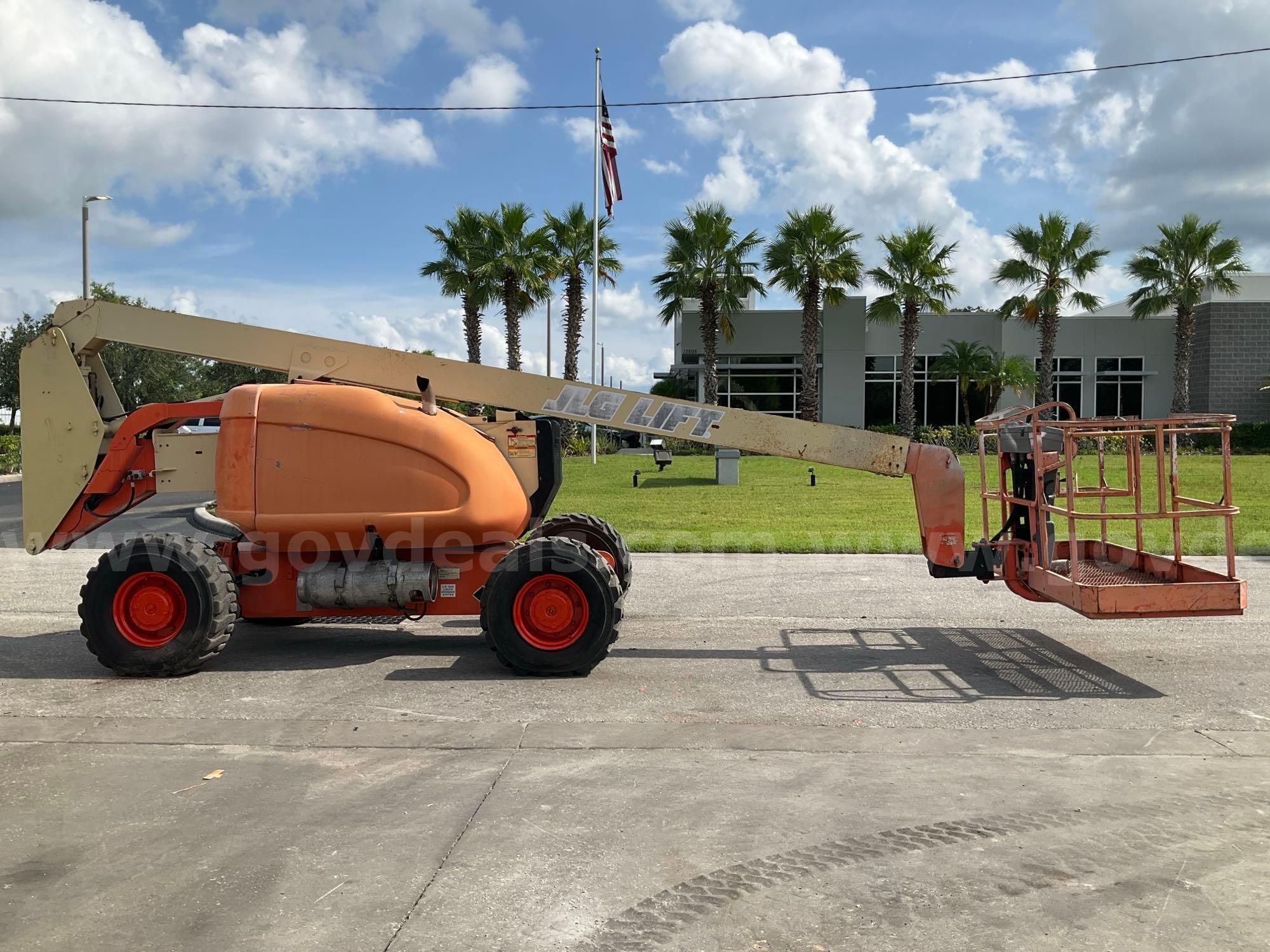 Photo of a  JLG 600A