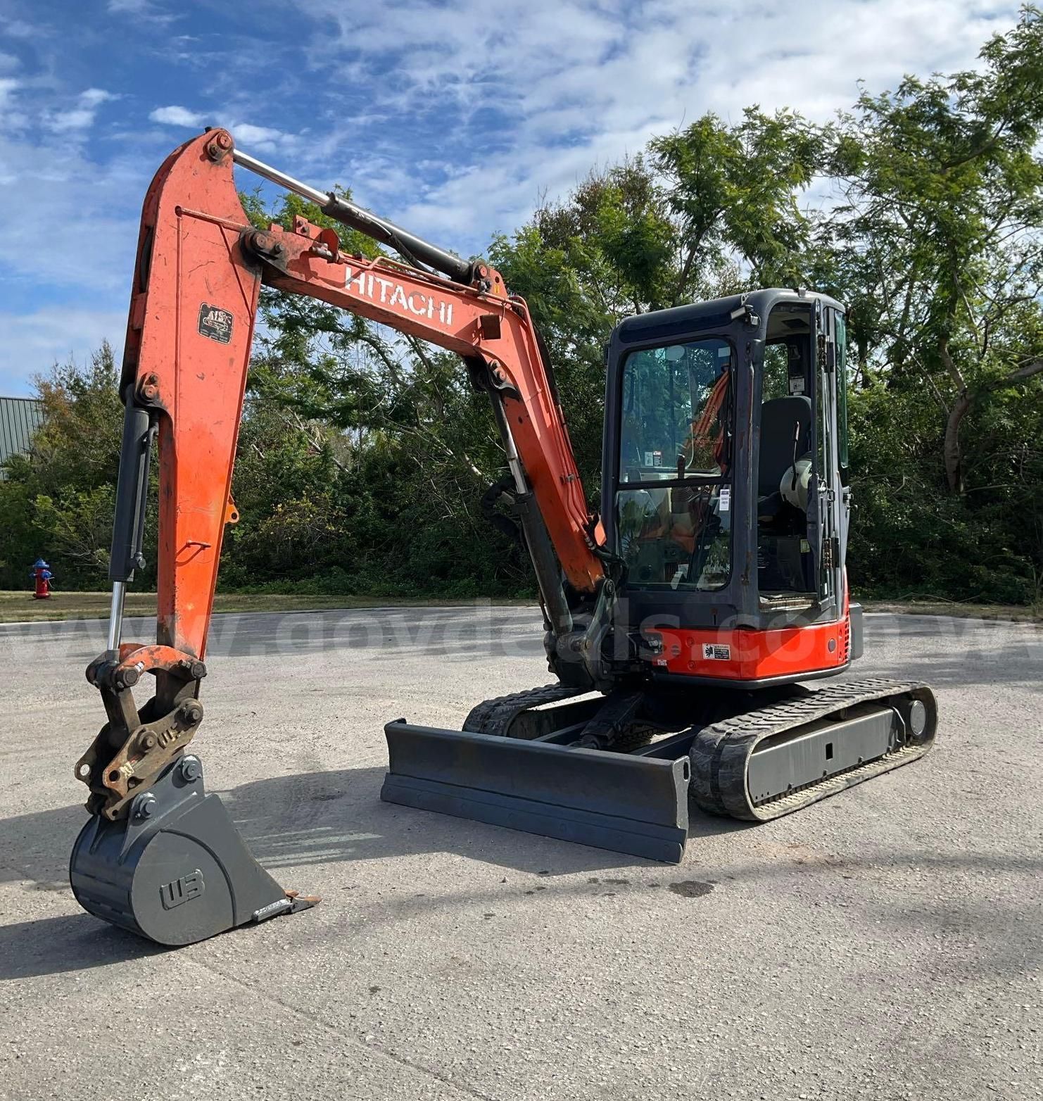 Photo of a  Hitachi ZX35U-3
