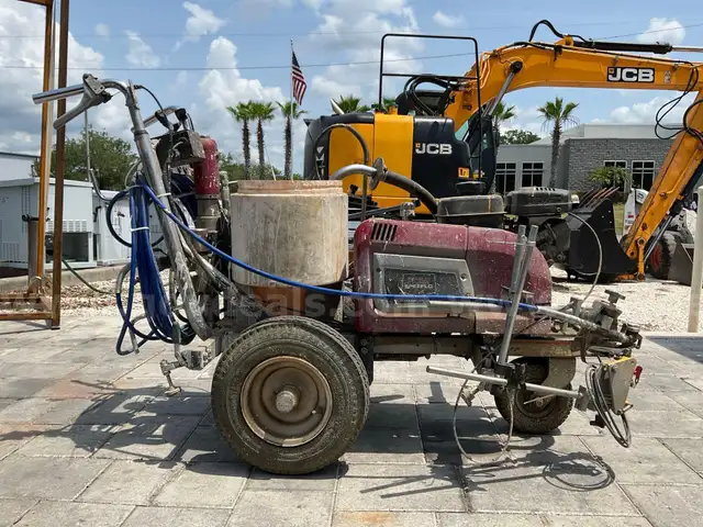 TITAN SPEEFLO POWERLINER 6950 LINE STRIPING PAINT SPRAYER, APPROX MAX OPERATING PRESSURE 3300PSI