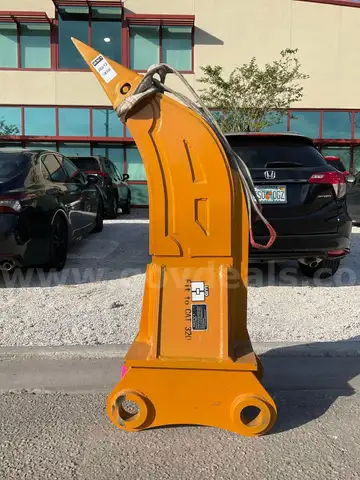 UNUSED GIYI RIPPER ATTACHMENT MODEL GY-R320C FOR EXCAVATOR , FITS CAT 320