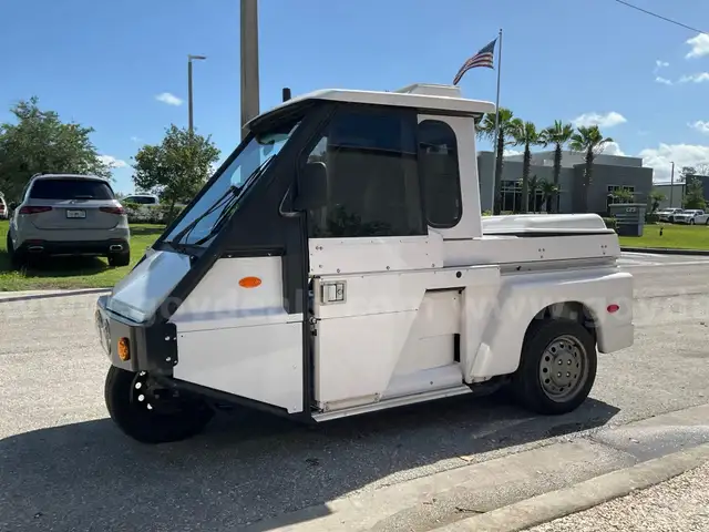 2014 WESTWARD GO -4 INTERCEPTOR IV SD, GAS POWERED, ENCLOSED CAB