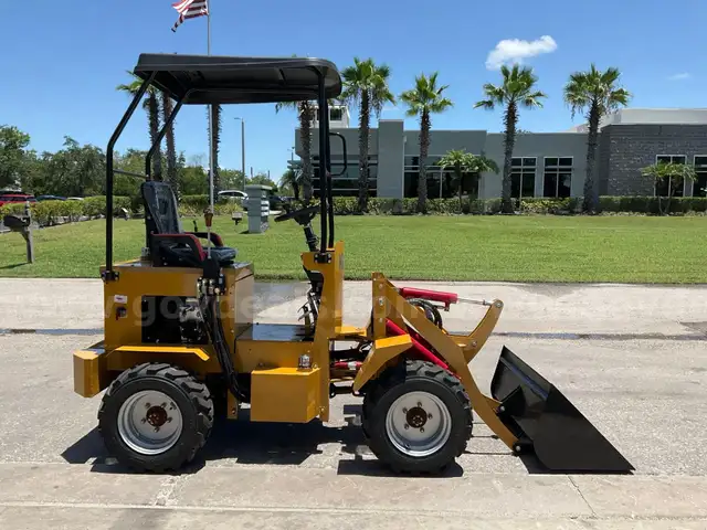 2024 AGT KRW23 WHEEL LOADER, GAS POWERED, BUCKET APPROX 40in W, RUNS &#x26; OPERATES