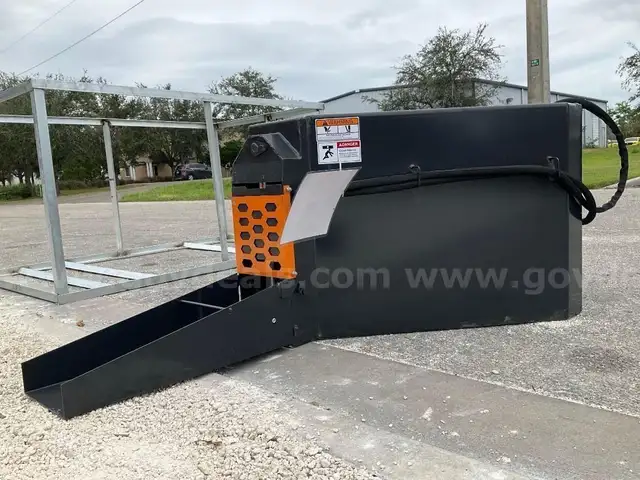 UNUSED 2024 CONCRETE CHUTER ATTACHMENT MODEL CCT-11-148V FOR UNIVERSAL SKID STEER