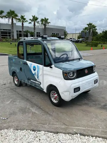 2024 MECO P4 UTILITY VEHICLE, ELECTRIC, BACK UP CAMERA