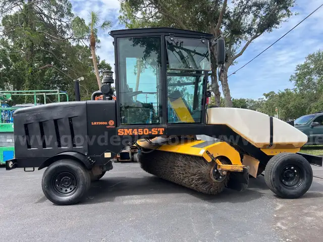 2018 LAYMOR SWEEPMATER SM450ST CONSTRUCTION ROAD SWEEPER