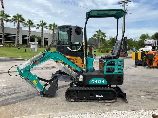 UNUSED 2025 AGT EXCAVATOR MODEL QH12R