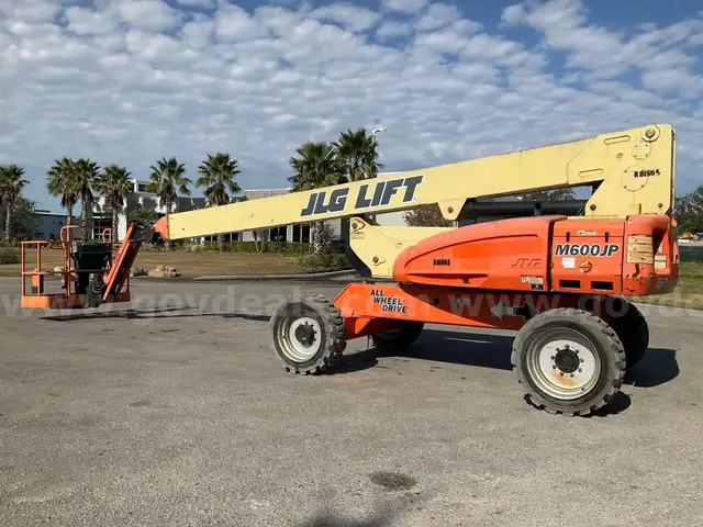 2013 JLG BOOM LIFT MODEL M600JP ELECTRIC POWERED; DIESEL GENERATOR