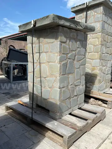 ( 1 ) STONE DRIVEWAY PILLAR, APPROX 47in T x 31in W x 31in L