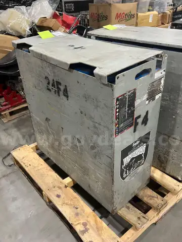 ( 1 ) ENERSYS IRONCLAD WORK HOG FORKLIFT BATTERY