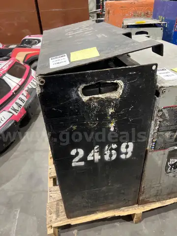( 1 ) FORKLIFT BATTERY; APPROXIMATE DIMENSIONS 31 IN L X 13 IN W X 26 H