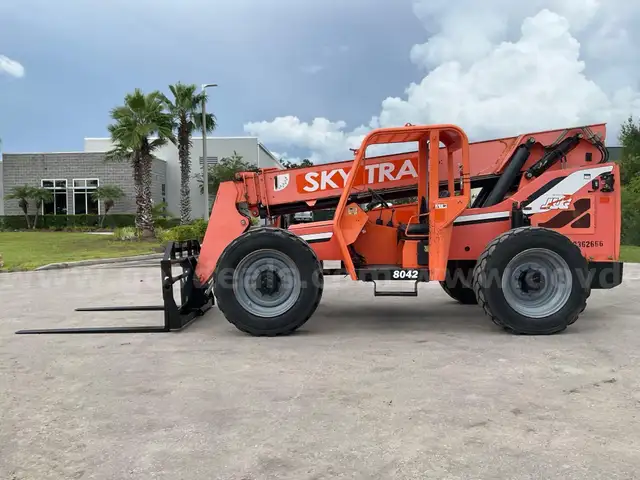 2015 JLG SKYTRAK TELEHANDLER MODEL 8042, CUMMINS DIESEL