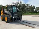 JCB POWER BOOM SKID STEER MODEL 225 T4 W/ FORK ATTACHMENT ATTACHED, LOW HOURS
