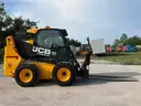 JCB POWER BOOM SKID STEER MODEL 225 T4 W/ FORK ATTACHMENT ATTACHED, LOW HOURS