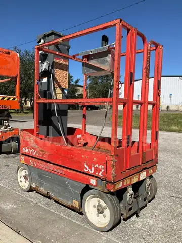 SKYJACK MANLIFT MODEL SJ12