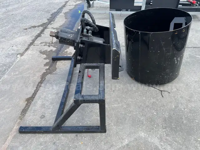 NEW RIPPA CONCRETE MIXING BUCKET FOR MINI SKID STEER LOADER