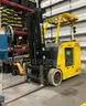 2021 HYSTER STAND ON FORKLIFT MODEL  E40HSD3-21, ELECTRIC