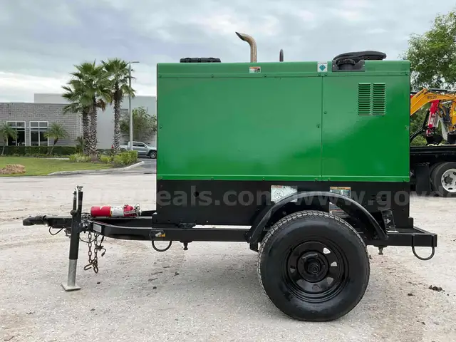 MILLER BIG BLUE 500 PRO TOWABLE WELDER; PERKINS DIESEL ENGINE