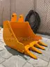NEW/UNUSED 24&#x22; EXCAVATOR BUCKET ATTACHMENT CAT305