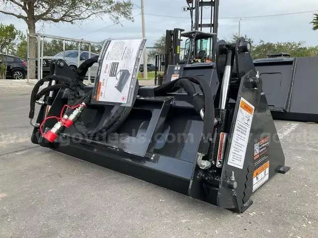NEW 2025 WOLVERINE COMBINATION BUCKET ATTACHMENT MODEL MCB-11-48W FOR MINI SKID STEER, APPROX 48in W
