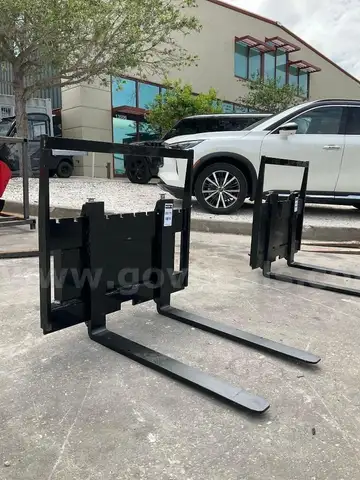 NEW 2025 FORKS ATTACHMENT FOR MINI SKID STEER, FORKS APPROX 25in W