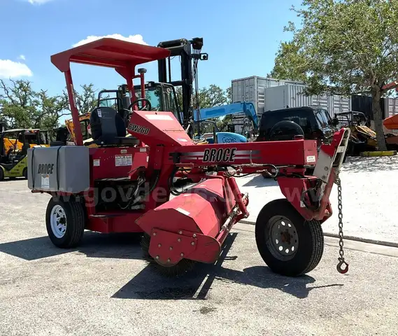 2019 BROCE RIDE ON SWEEPER MODEL BW-260, KUBOTA DIESEL, BROOM APPROX 100in W