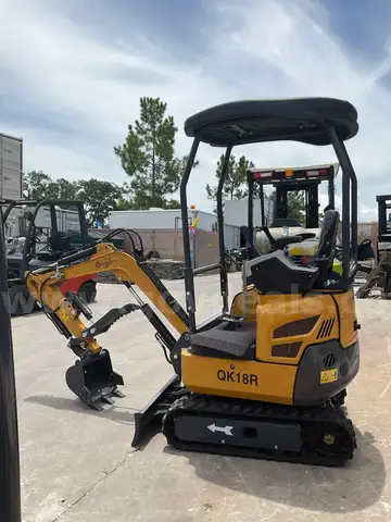 UNUSED 2025 AGT EXCAVATOR MODEL QK18R