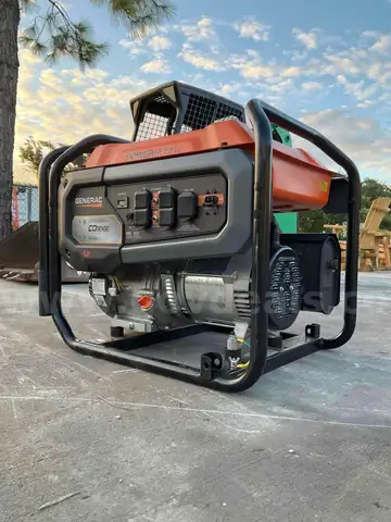 UNUSED GENERAC PORTABLE GENERATOR MODEL G0076722R, ELECTRIC START