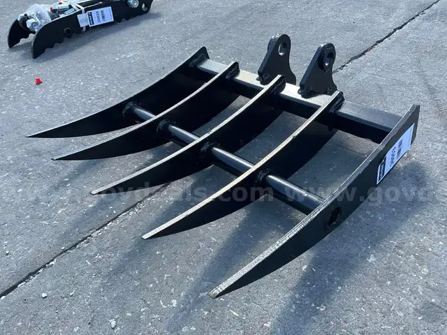 UNUSED 2025 RAKE ATTACHMENT FOR EXCAVATOR, FITS 1-2TON EXCAVATOR