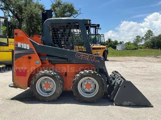 2018 GEHL COMPACT SKID STEER LOADER MODEL R105, DIESEL
