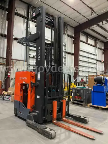 TOYOTA REACH FORKLIFT MODEL 9BRU18, ELECTRIC 36V