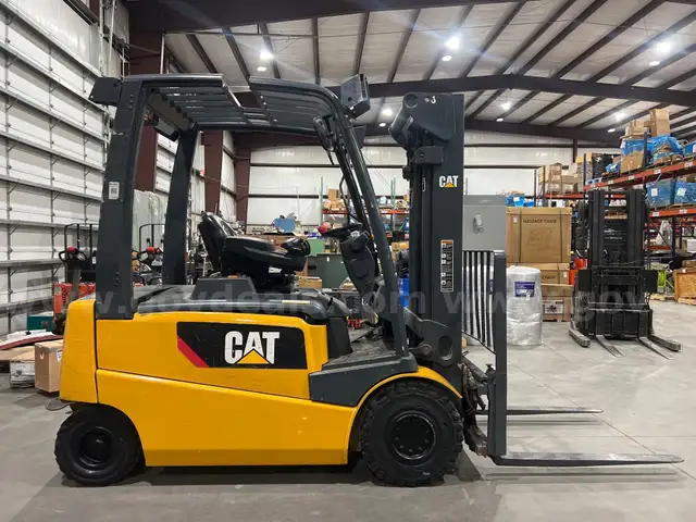 CATERPILLAR FORKLIFT MODEL EP5000, ELECTRIC 80V