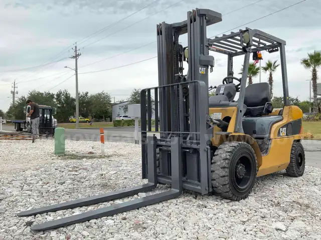 2020 CATERPILLAR FORKLIFT, TILT ,SIDE SHIFT , DIESEL POWERED, WELL MAINTAINED