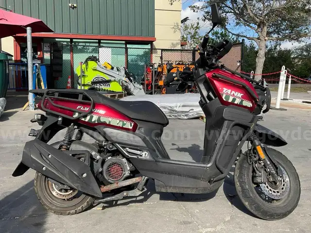 2023 FLY WING GAS POWERED MOPED