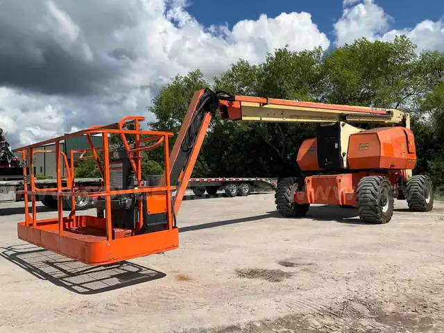 2013 JLG 800AJ BOOM LIFT