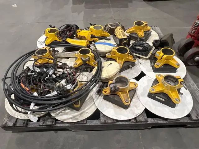 PALLET OF TRIMBLE PRODUCTS: INCLUDING MICRO CENTERED ANTENNAS, MACHINE CONTROL RADIOS, AND OTHER ASSORTED ITEMS