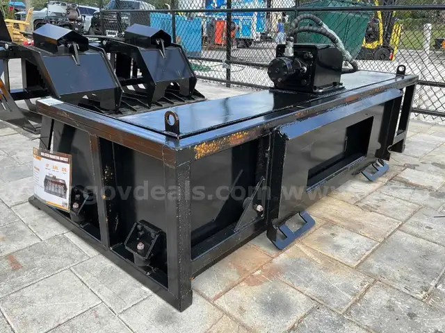 NEW SKID STEER VIBRATING SCREENING BUCKET FOR UNIVERSAL SKID STEER