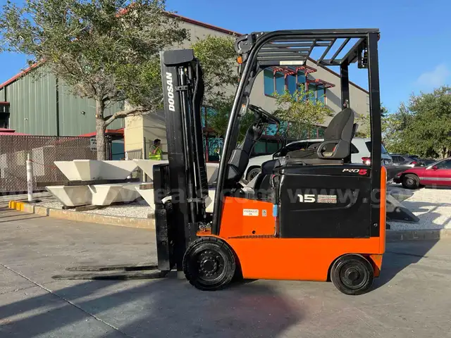 DOOSAN FORKLIFT BC15S-5, ELECTRIC
