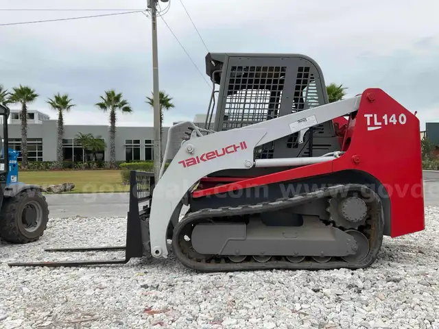 TAKEUCHI MULTI TERRAIN SKID STEER LOADER MODEL TL140, DIESEL